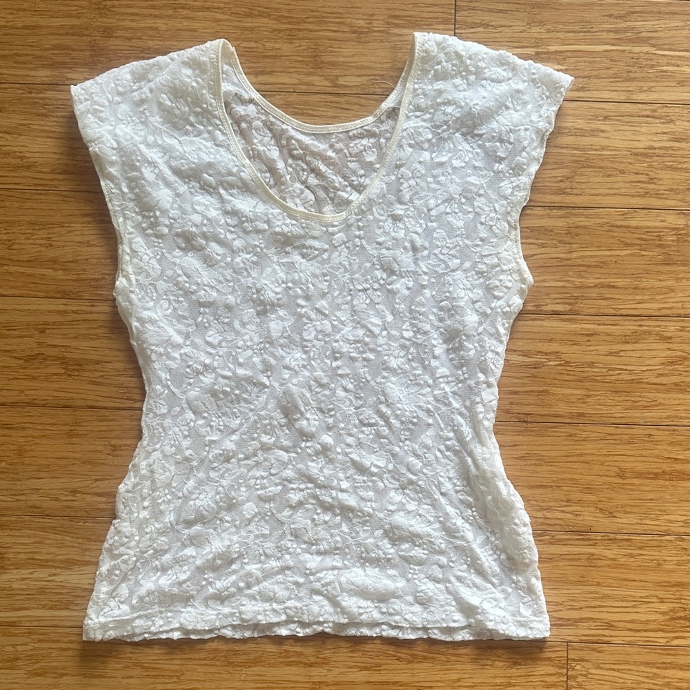 Chic White Lace Short Sleeve Top